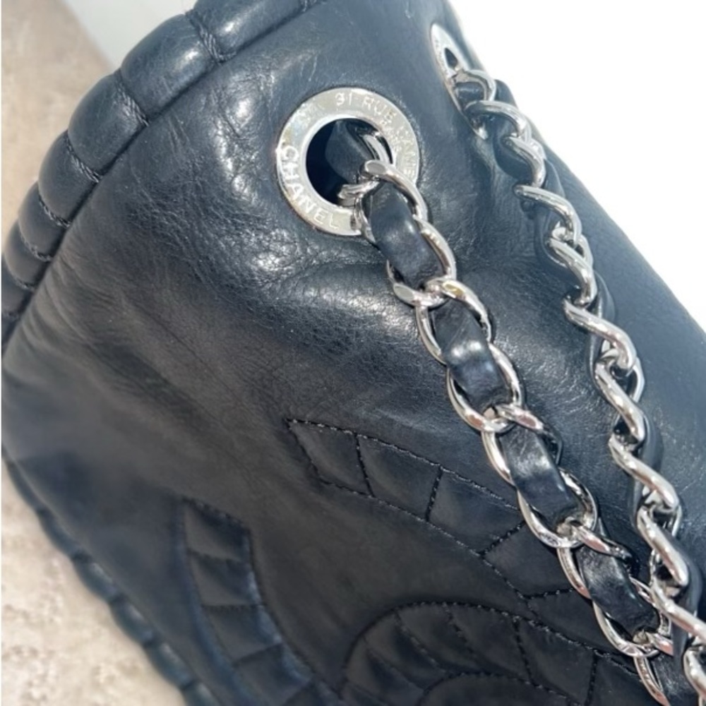 Chanel flap bag. Rare find!! - Picture 2 of 9